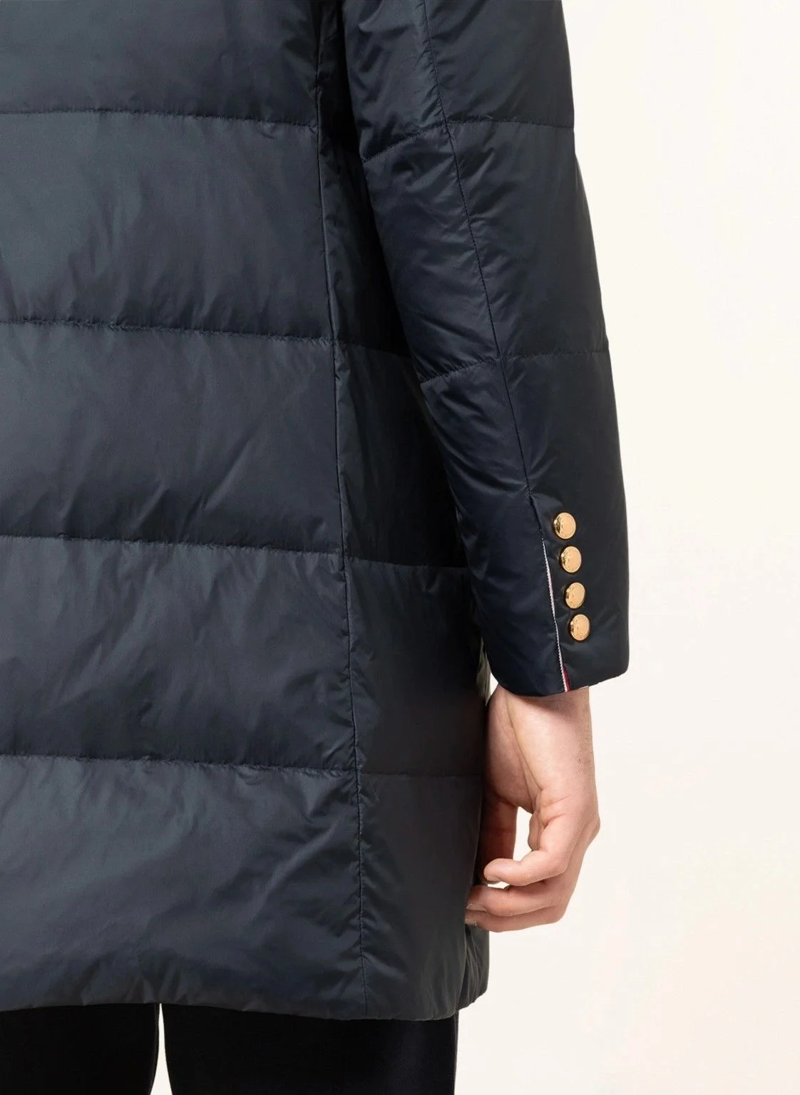 톰브라운 4-바 나일론 다운 코트