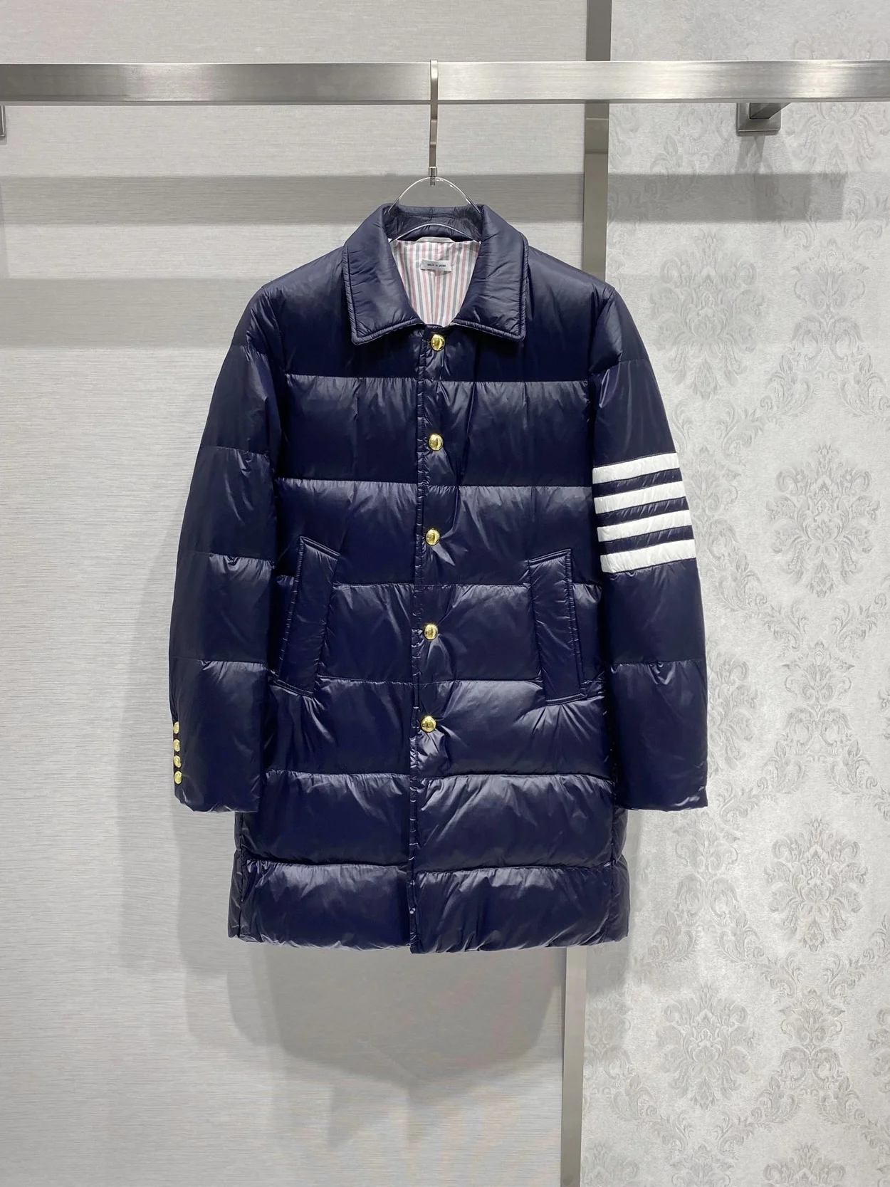 톰브라운 4-바 나일론 다운 코트