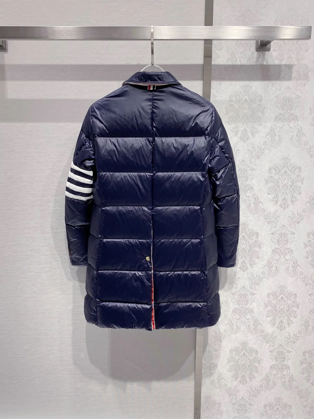 톰브라운 4-바 나일론 다운 코트