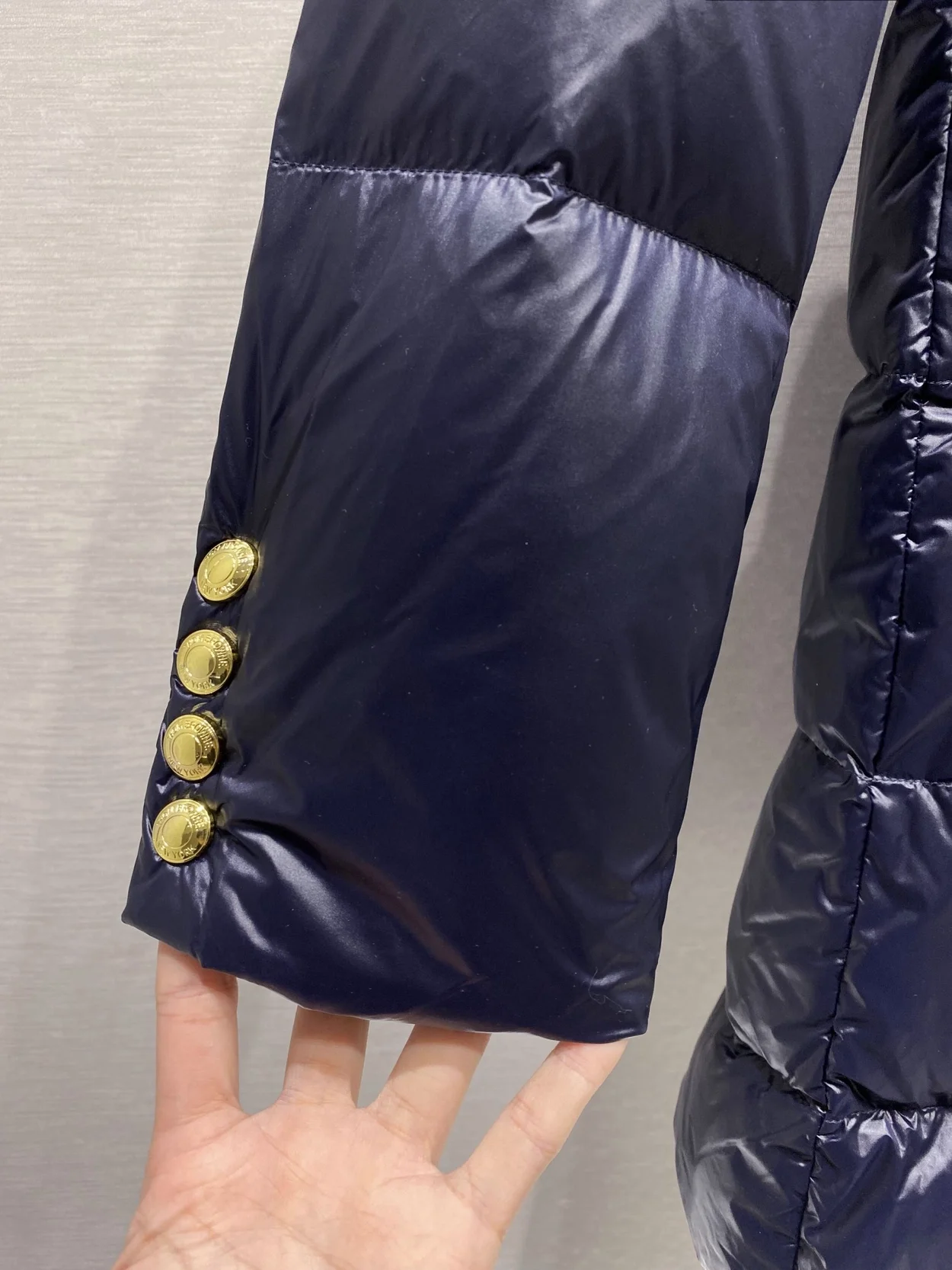 톰브라운 4-바 나일론 다운 코트