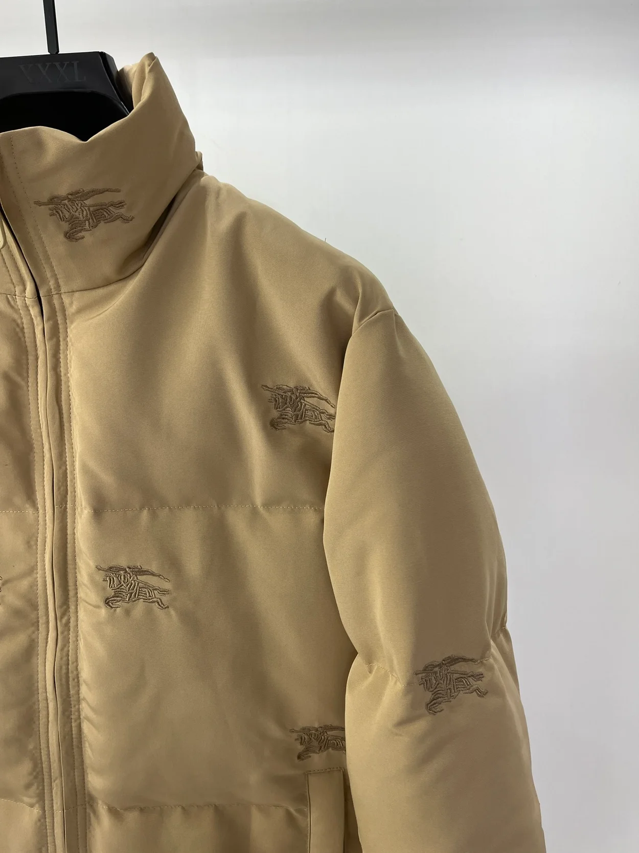 버버리 엠브로이더드 EKD 푸퍼 패딩 자켓