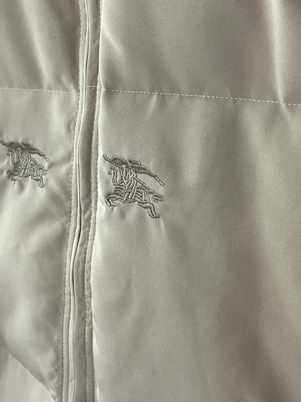 버버리 엠브로이더드 EKD 푸퍼 패딩 자켓