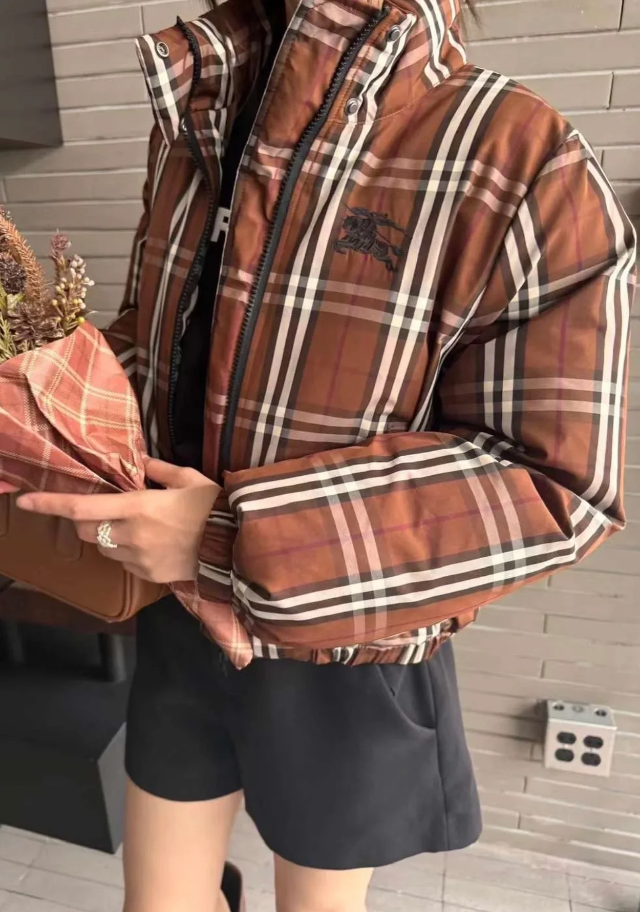 버버리 크롭 체크 나일론 퍼퍼 자켓