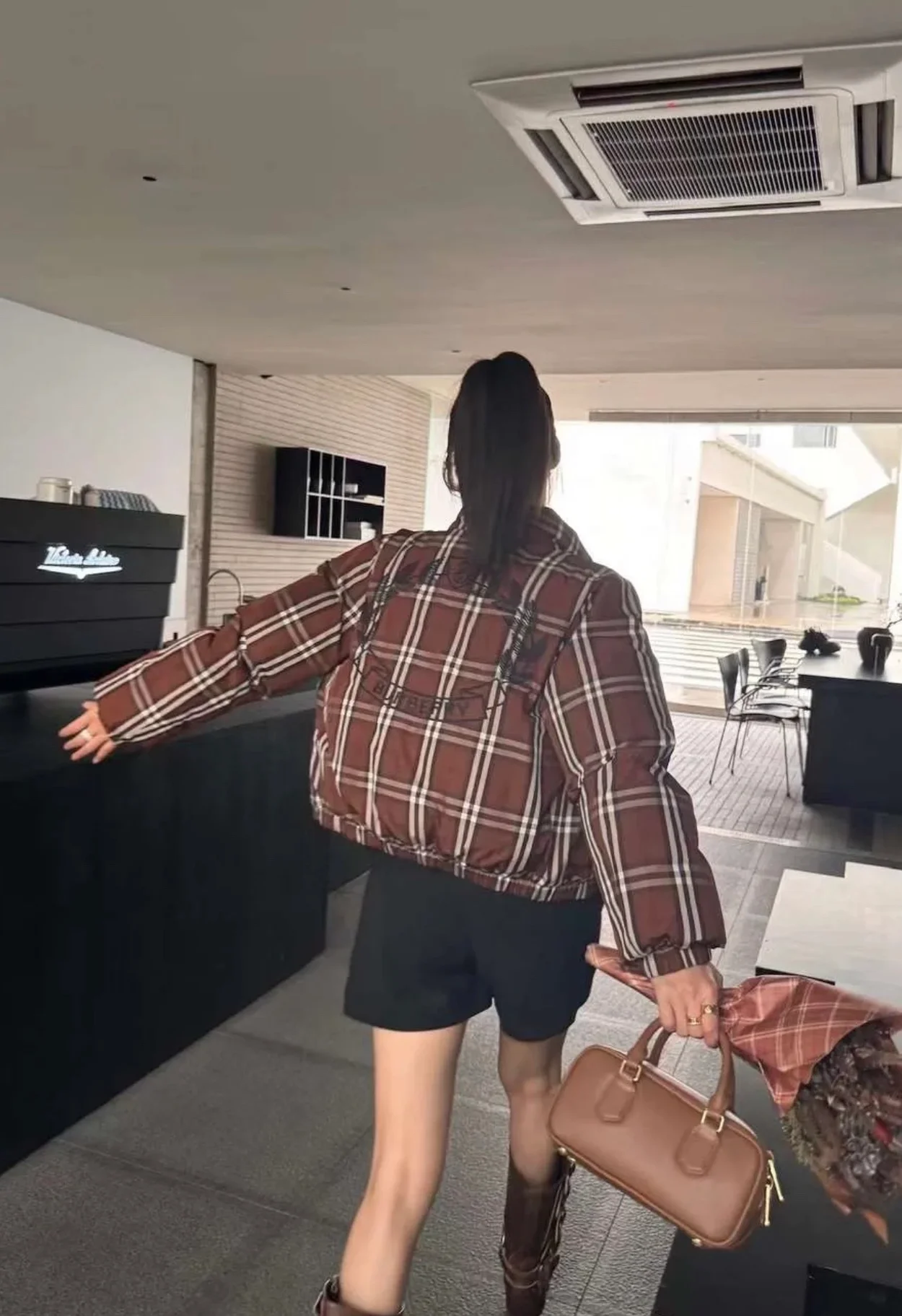 버버리 크롭 체크 나일론 퍼퍼 자켓