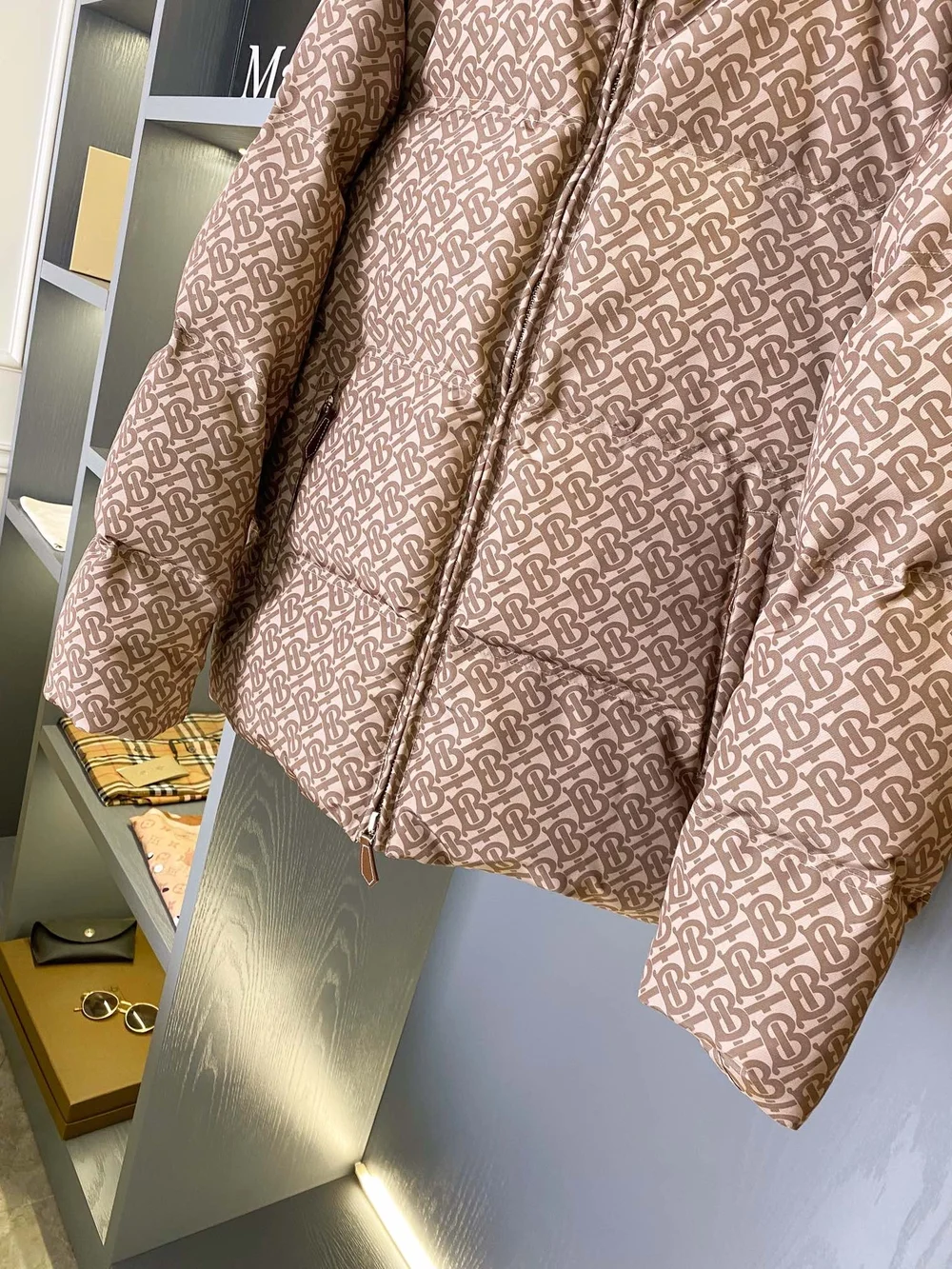 버버리 올오버 하이넥 패딩 자켓