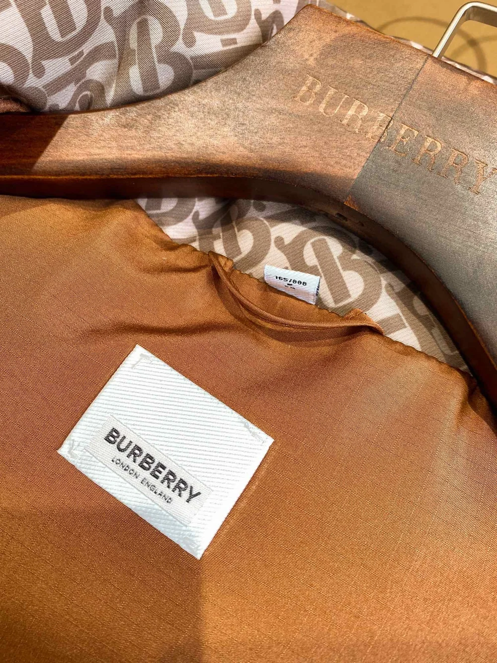 버버리 올오버 하이넥 패딩 자켓