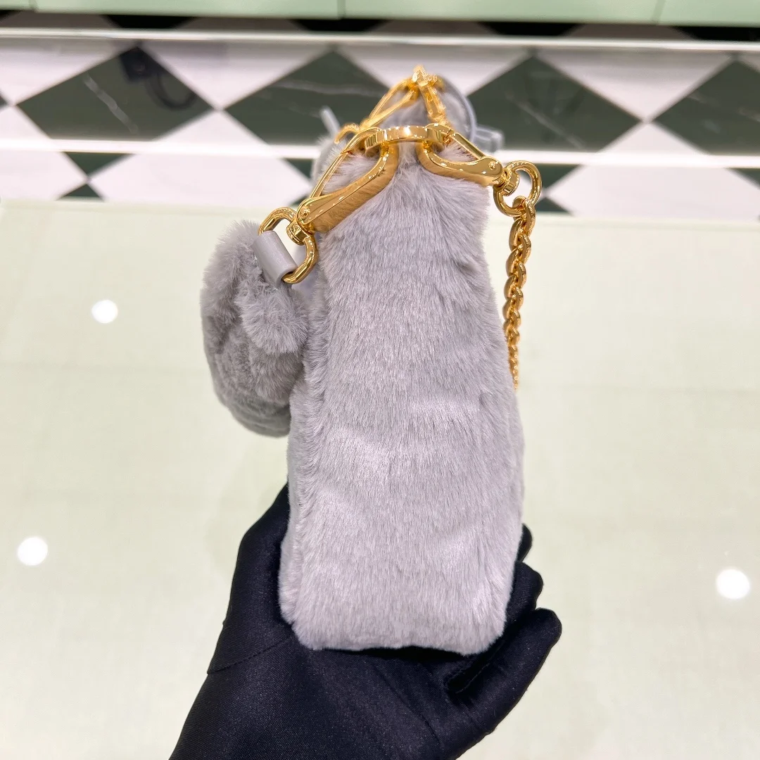 프라다 리에디션 시어링 미니 숄더백 그레이