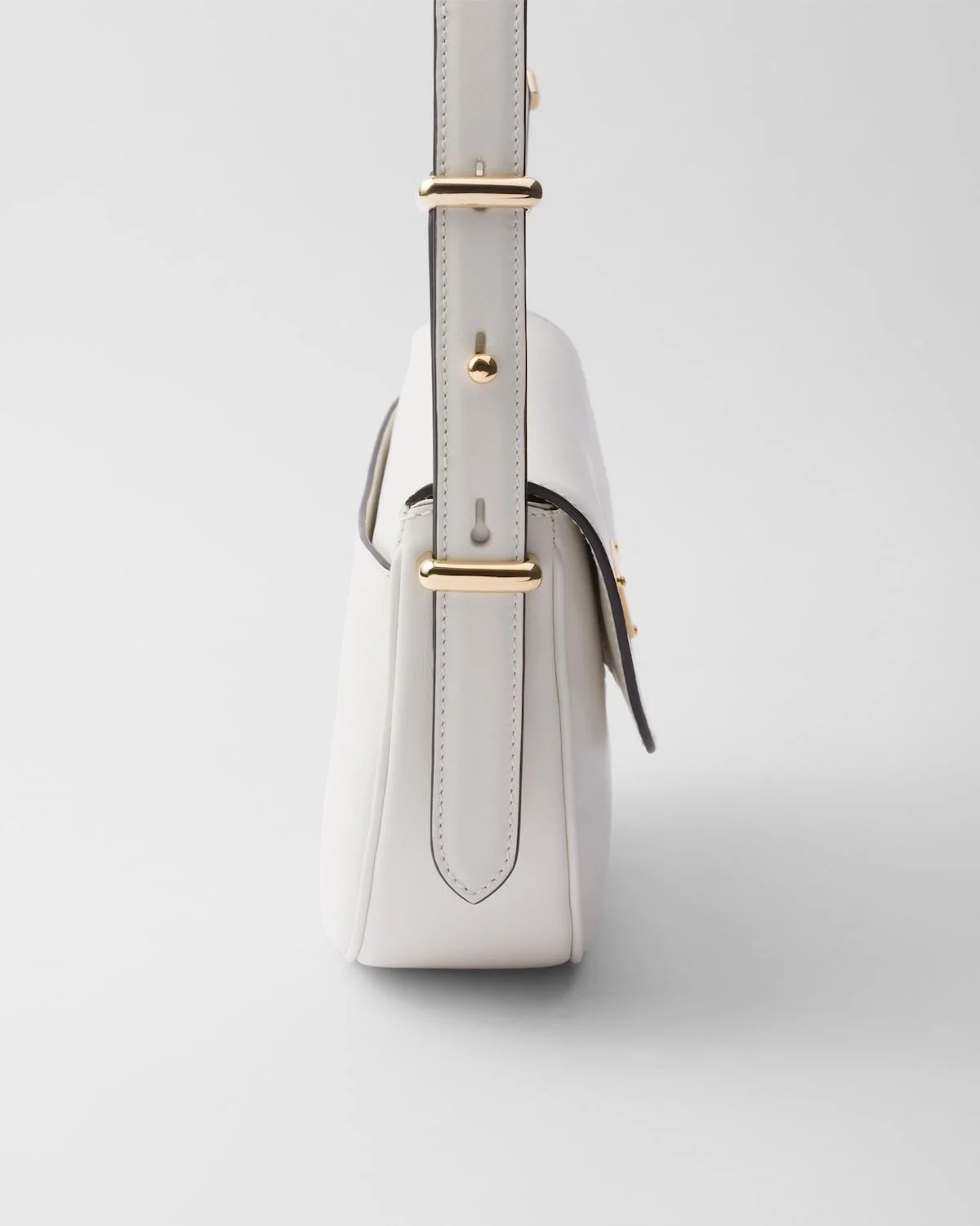 프라다 아르케 레더 플랩 숄더백 화이트