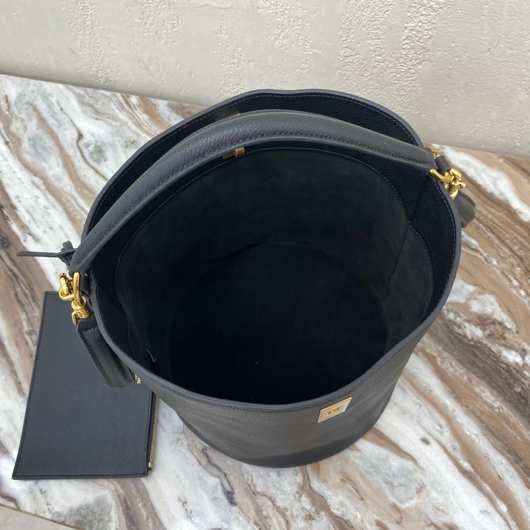 셀린느 버킷 16백 블랙