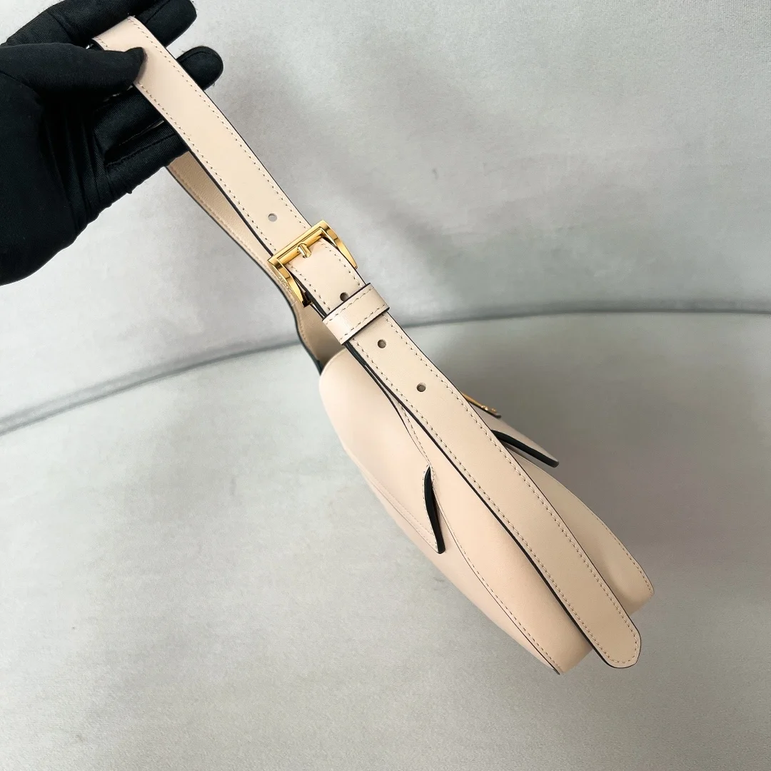 프라다 스몰 레더 숄더백 트래버틴