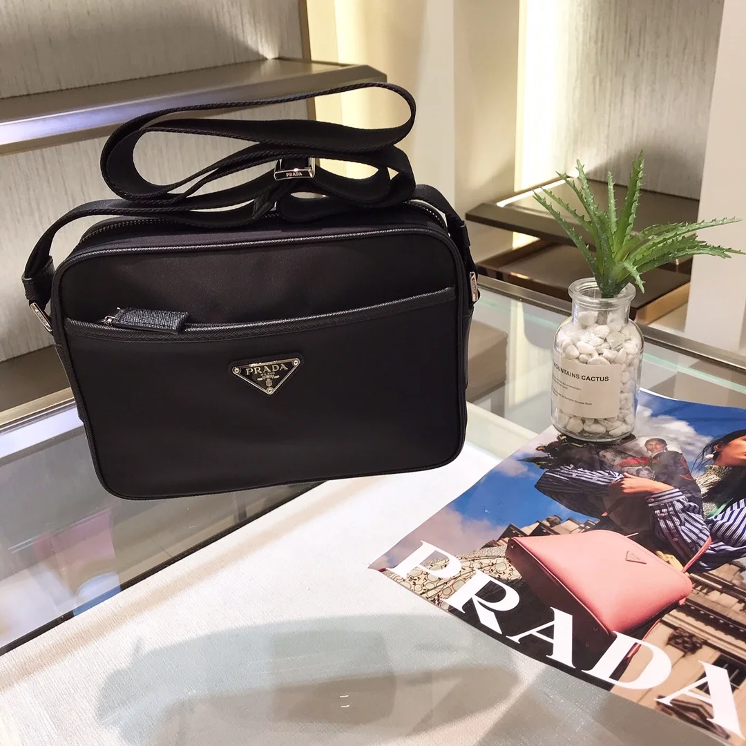 프라다 리나일론 사피아노 숄더백