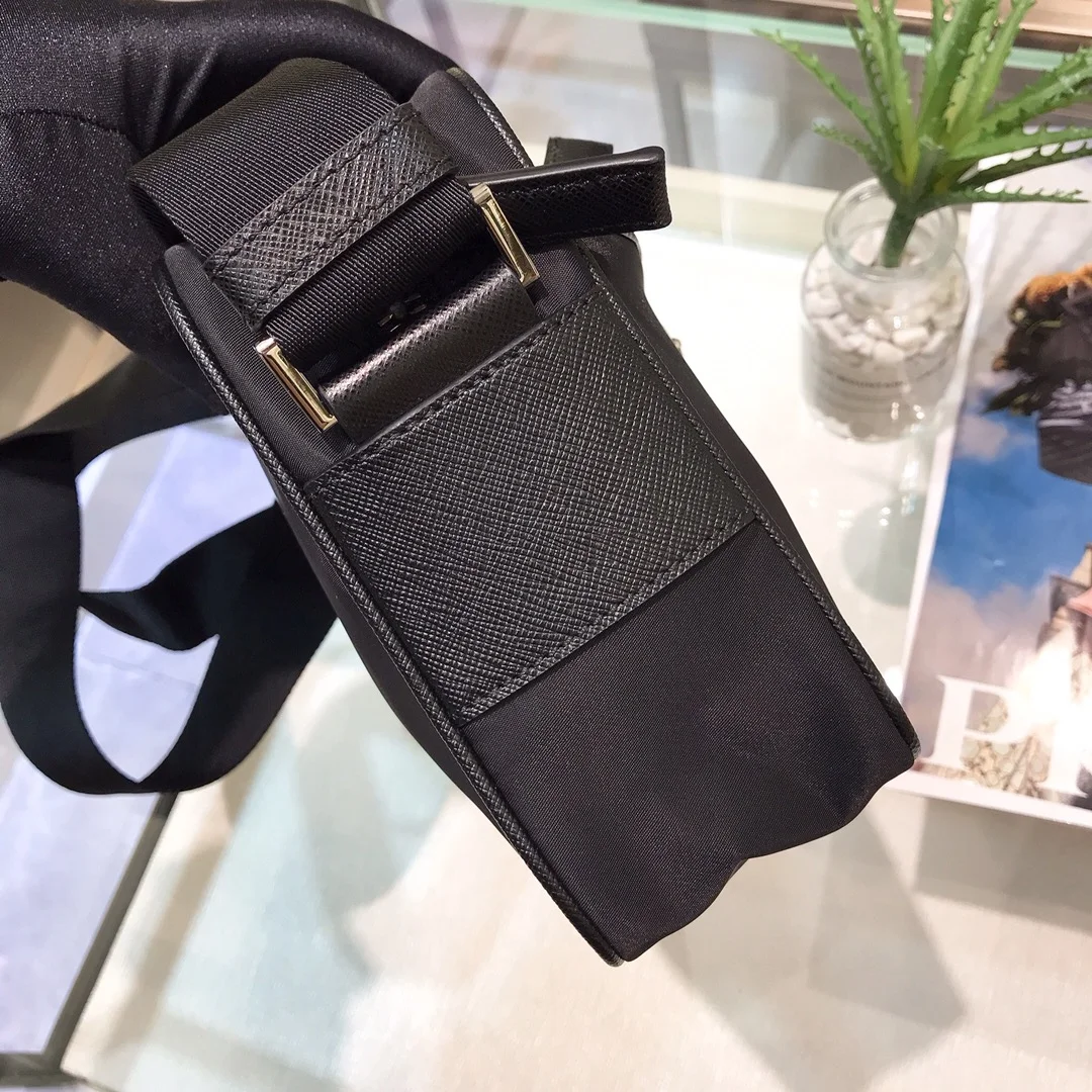 프라다 리나일론 사피아노 숄더백