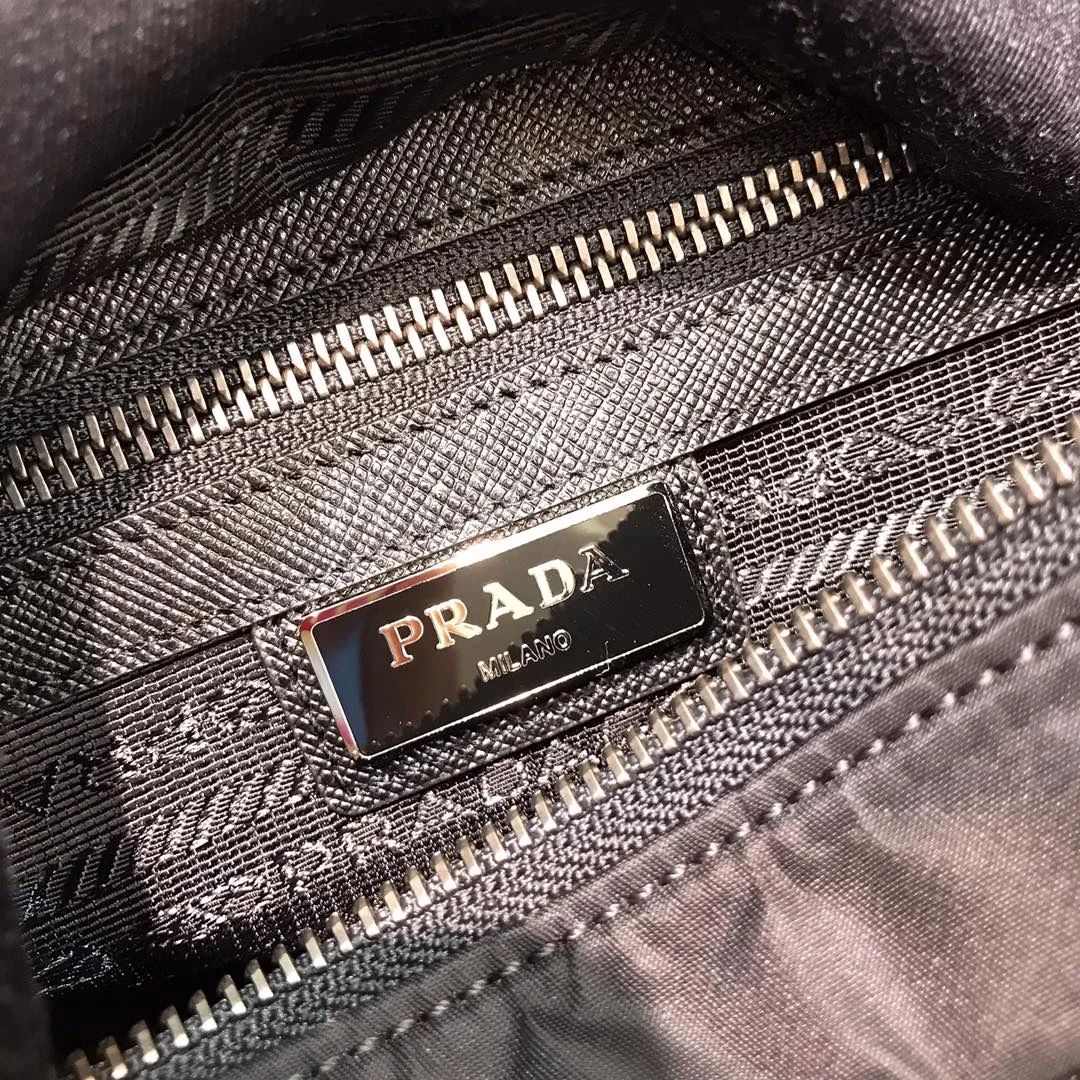 프라다 리나일론 사피아노 숄더백