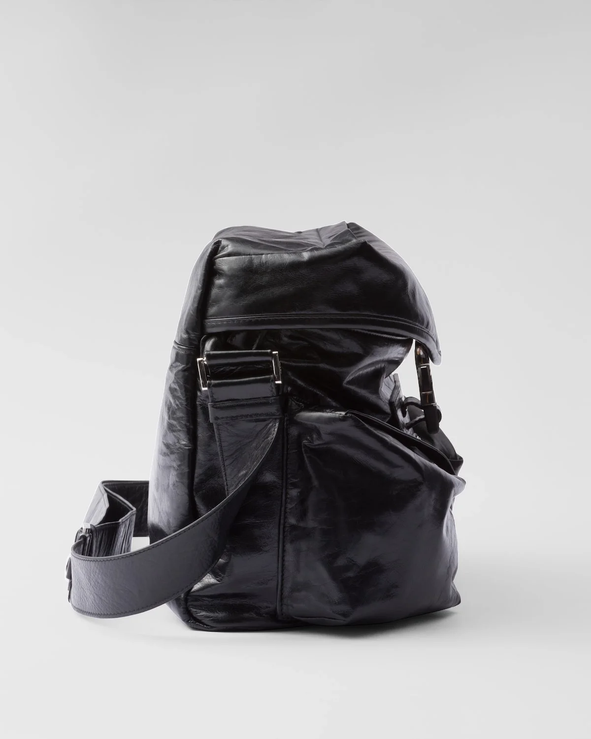 프라다 가죽 숄더백