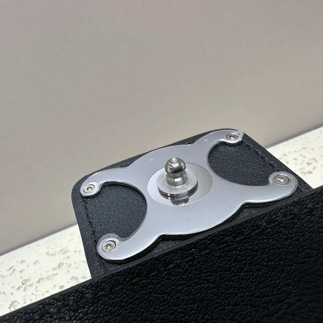 셀린느 틴 빅투아르 백 실버블랙