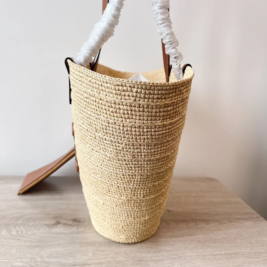 셀린느 미디엄 클래식 파니에 탠