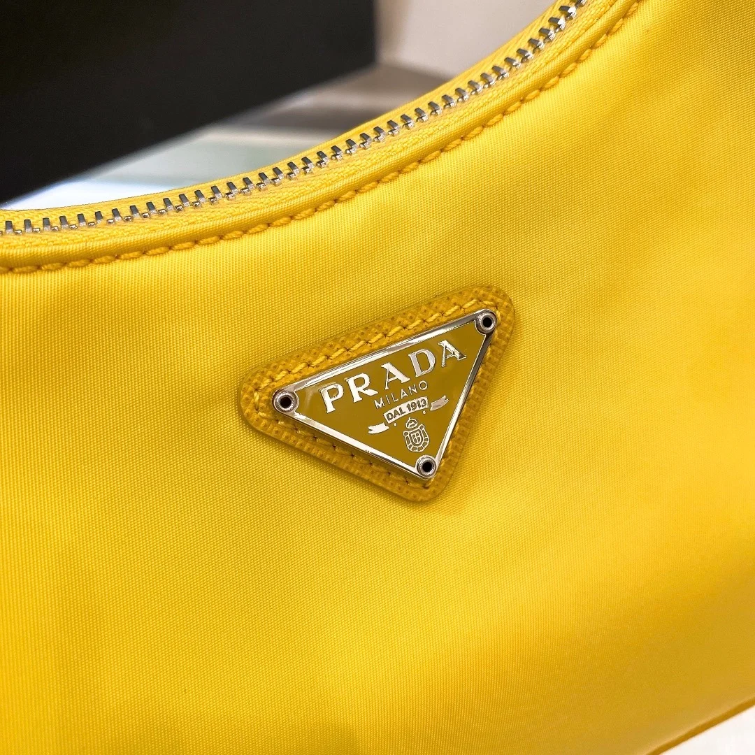 프라다 리에디션 2005 리나일론 숄더백 옐로우