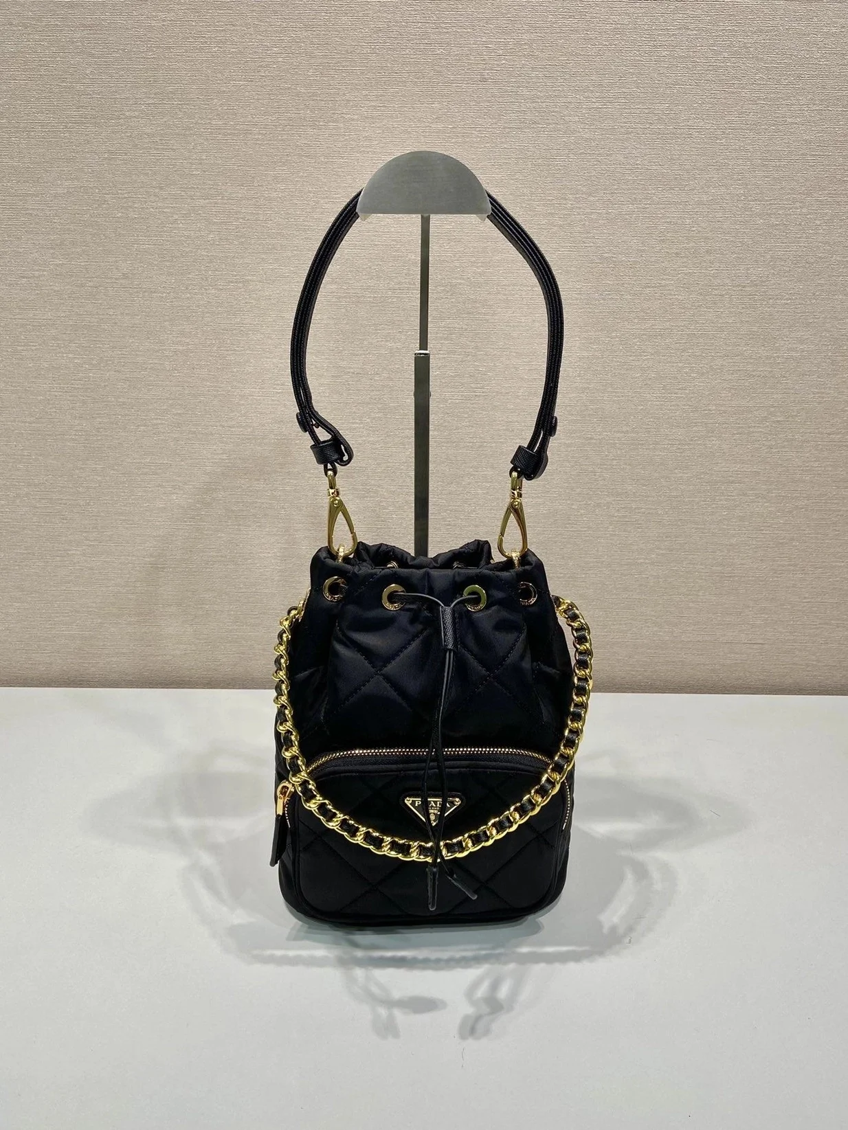 프라다 리나일론 숄더백 블랙
