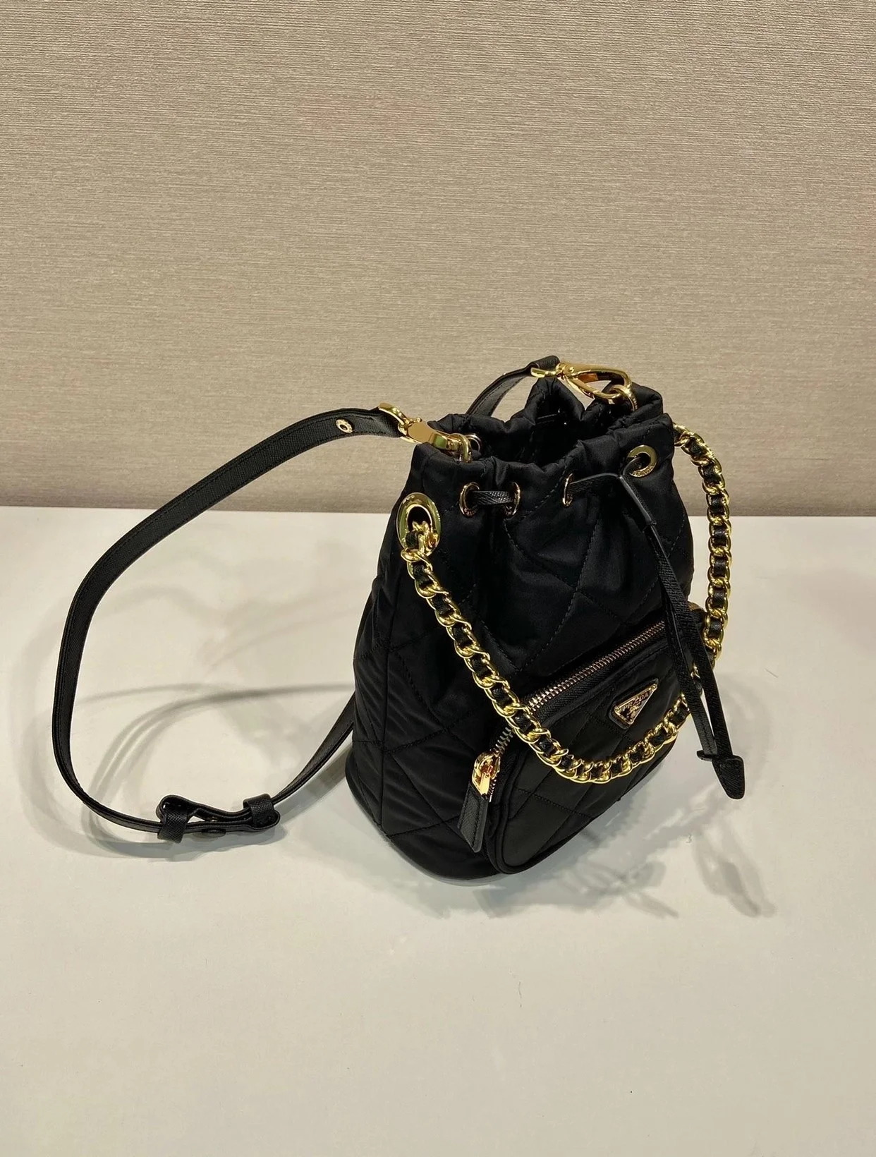 프라다 리나일론 숄더백 블랙