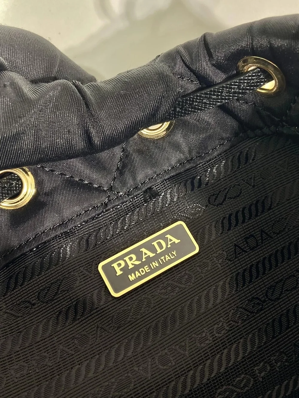 프라다 리나일론 숄더백 블랙