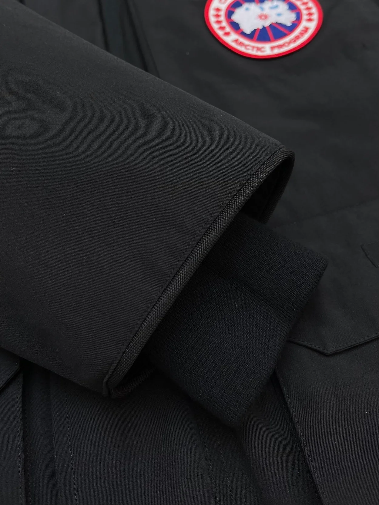 캐나다구스 익스페디션 파카