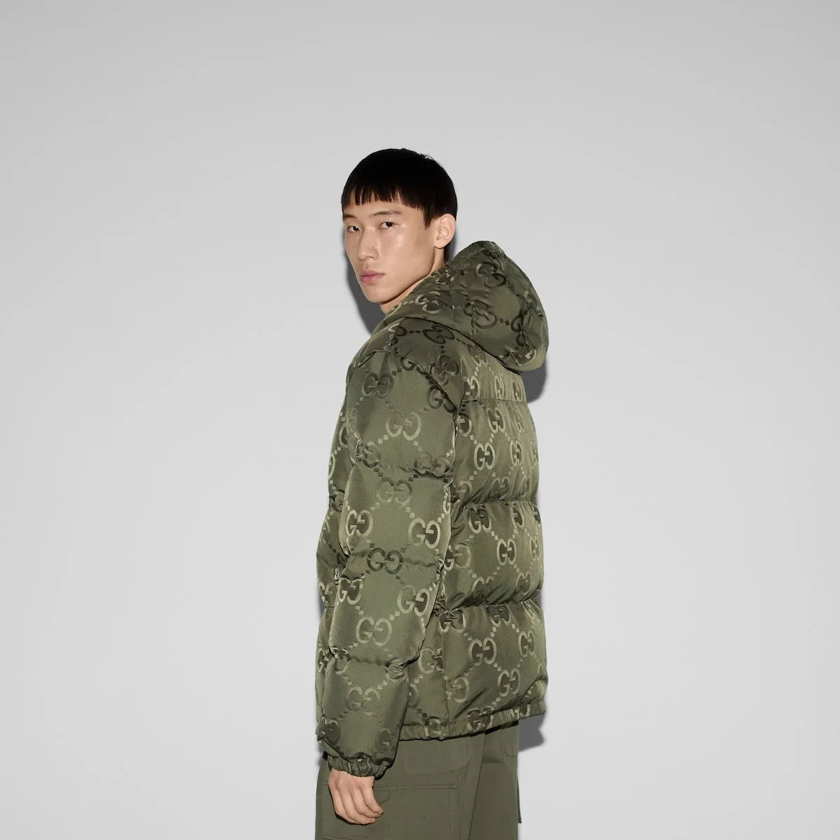 구찌 점보 GG 캔버스 다운 재킷