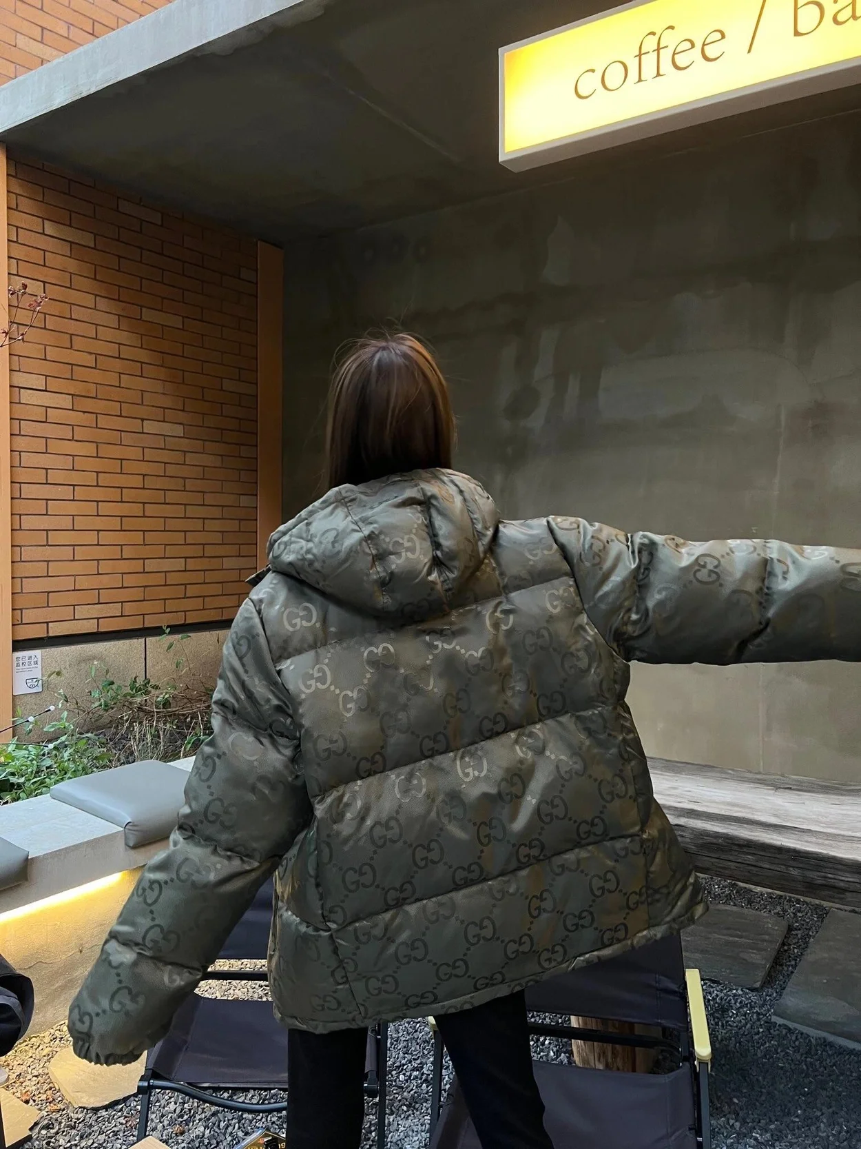 구찌 점보 GG 캔버스 다운 재킷