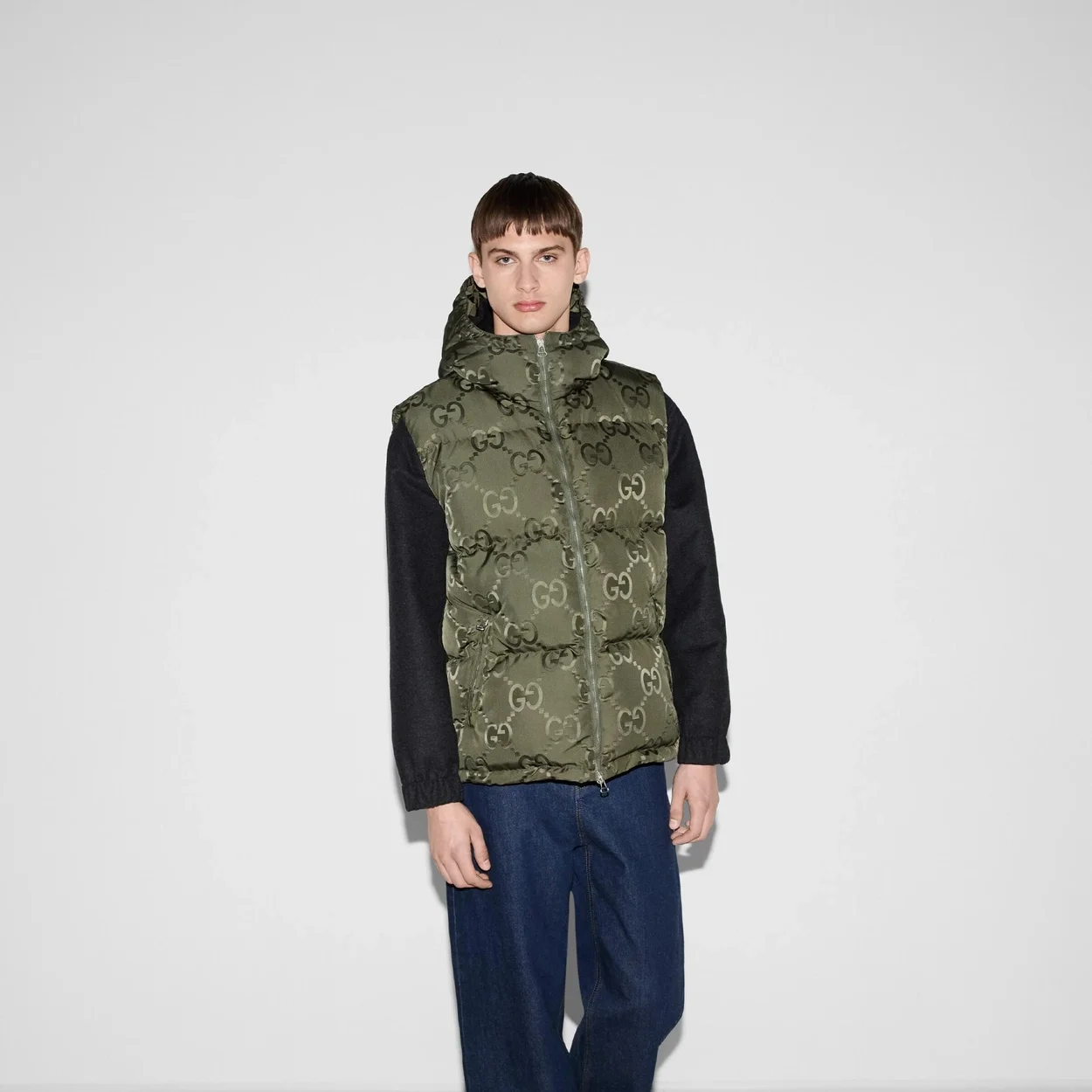 구찌 점보 GG 캔버스 다운 베스트