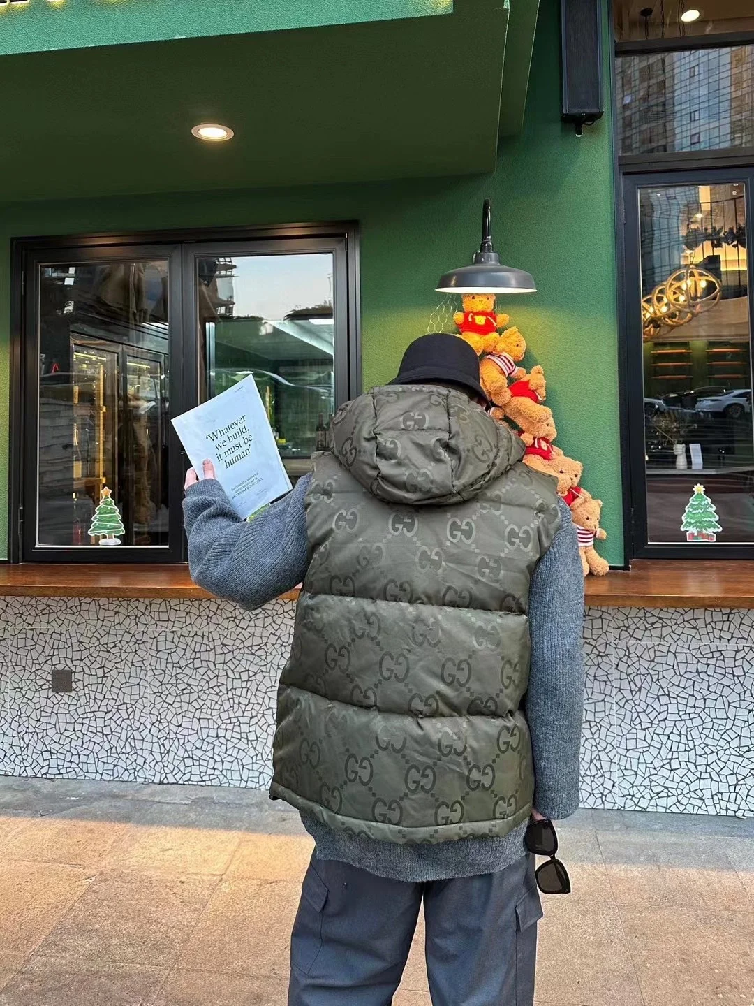 구찌 점보 GG 캔버스 다운 베스트