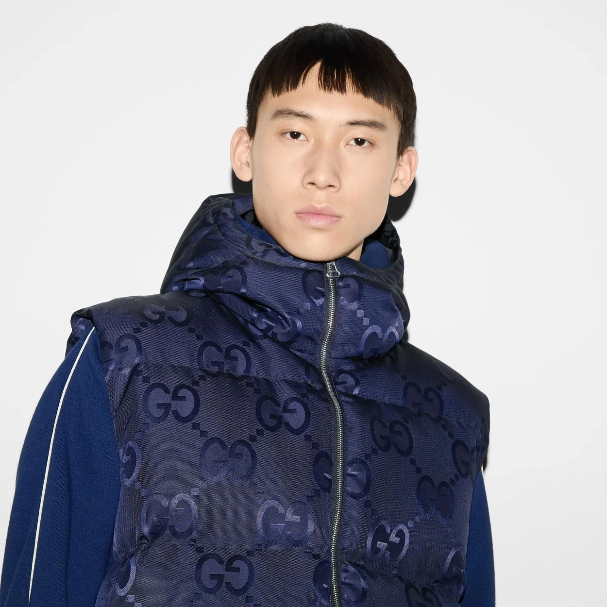 구찌 점보 GG 캔버스 다운 베스트