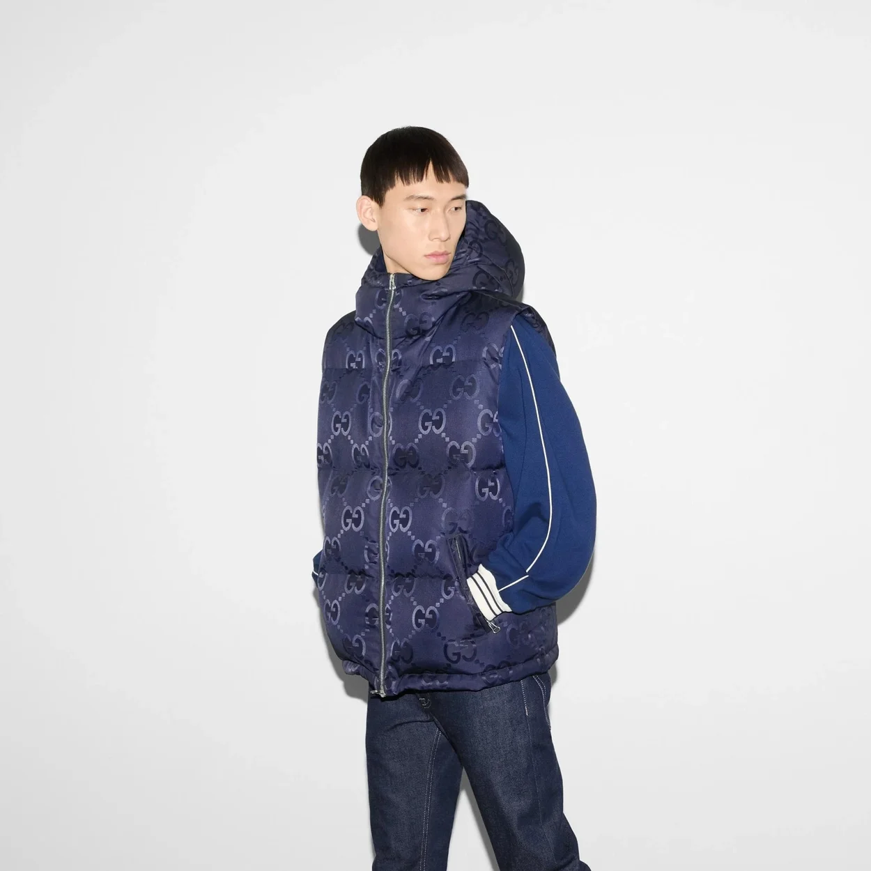 구찌 점보 GG 캔버스 다운 베스트