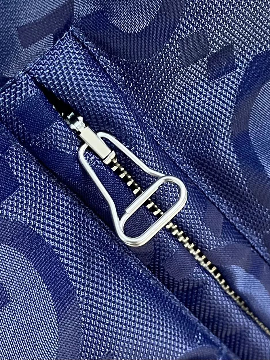 구찌 점보 GG 캔버스 다운 베스트