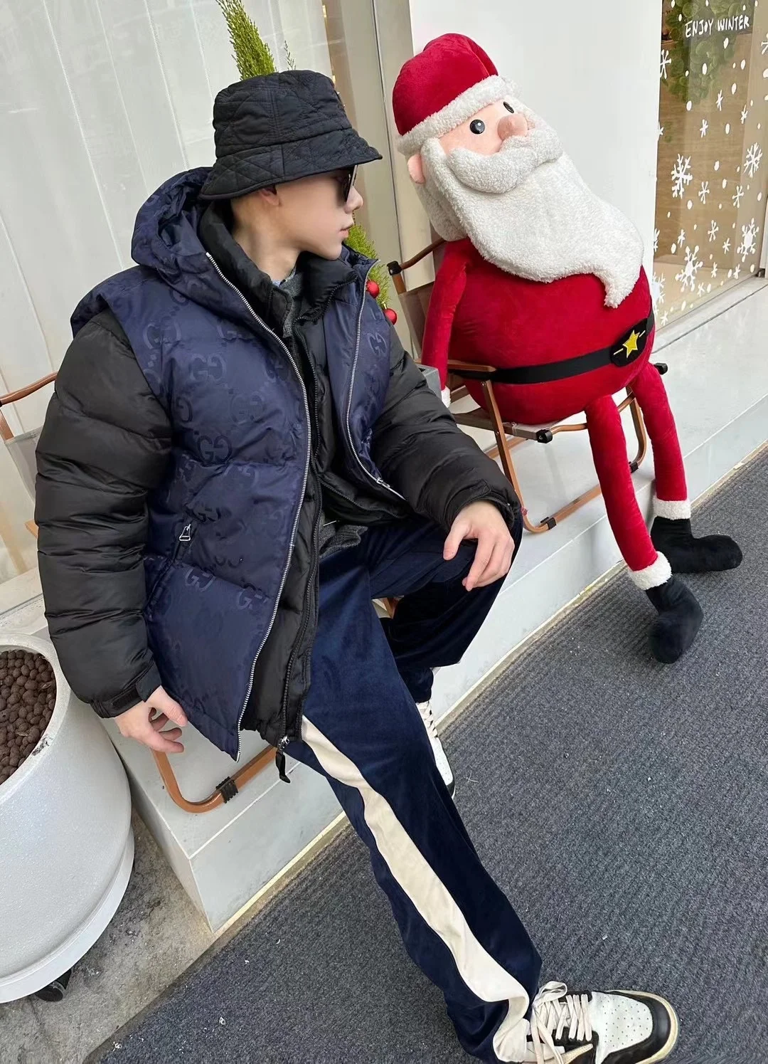 구찌 점보 GG 캔버스 다운 베스트