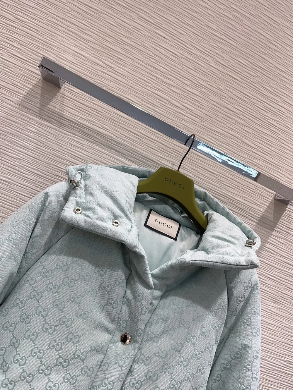 구찌 수프림 크롭 후드 자켓