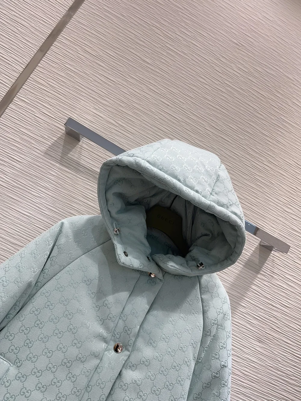 구찌 수프림 크롭 후드 자켓