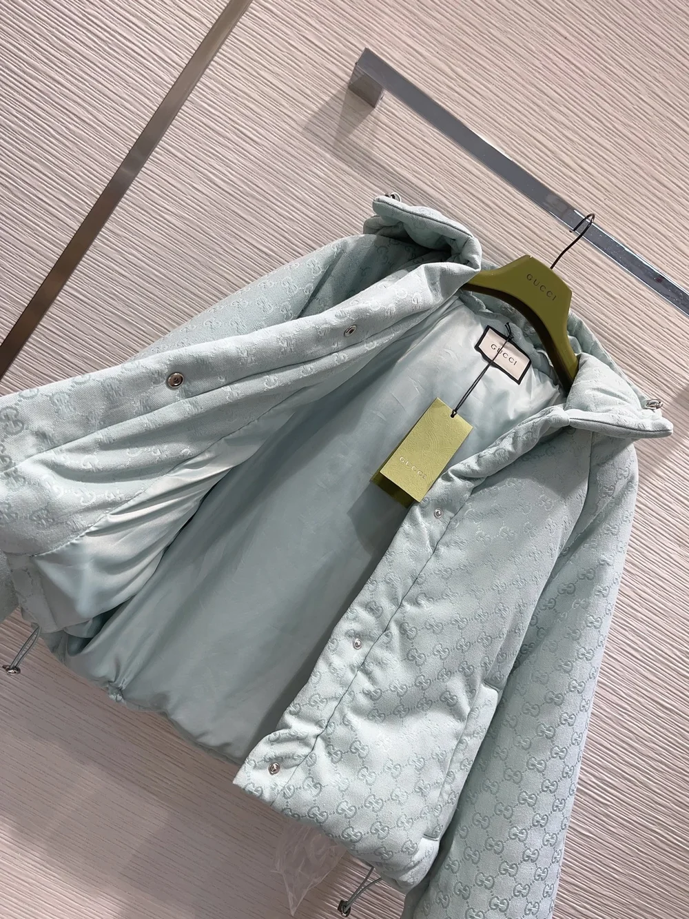 구찌 수프림 크롭 후드 자켓