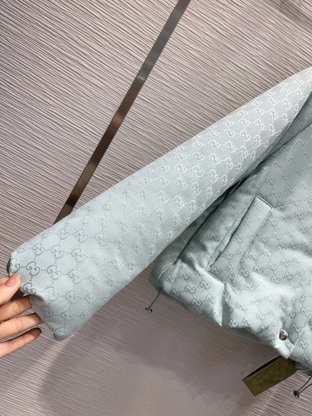 구찌 수프림 크롭 후드 자켓