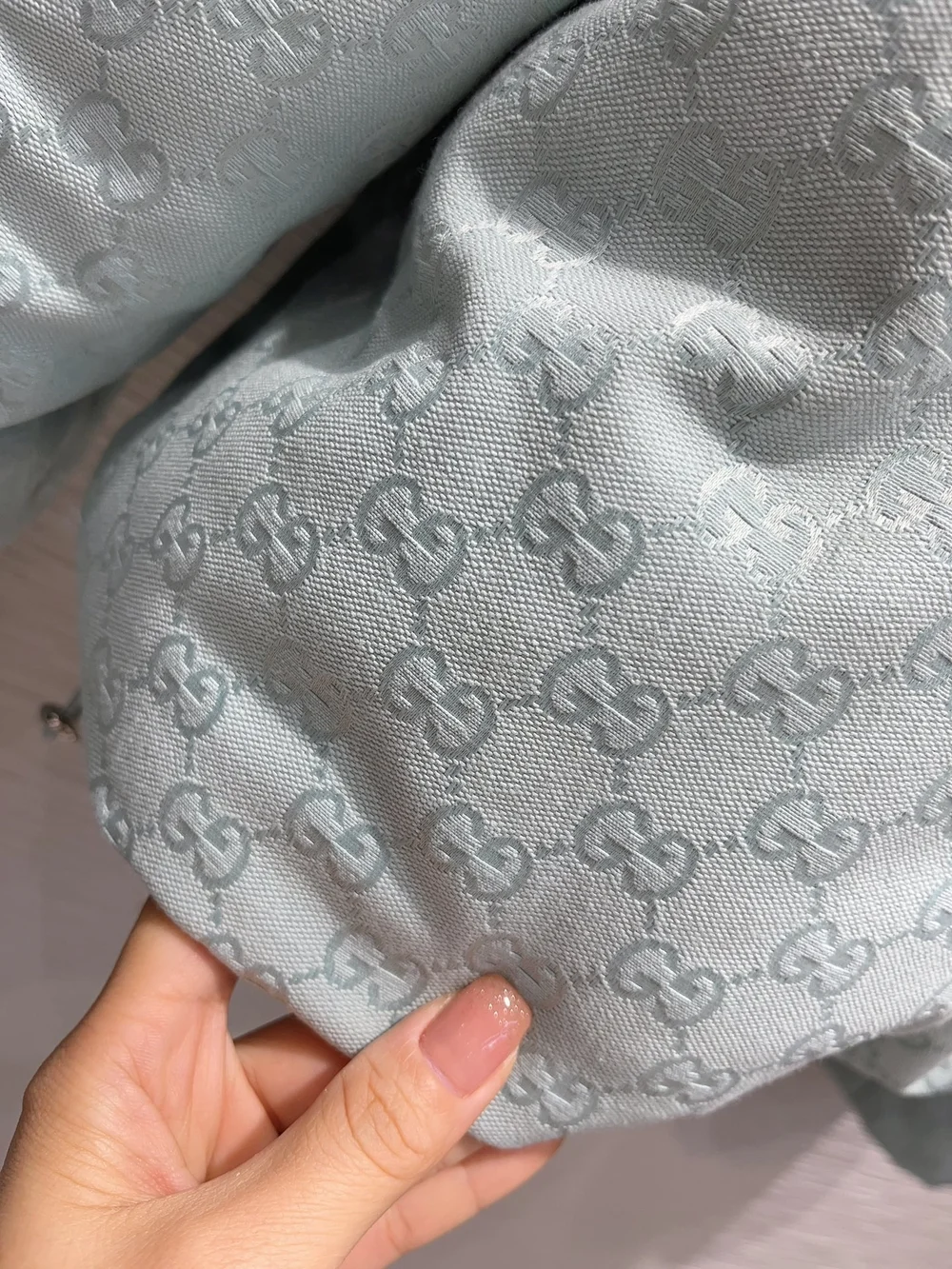 구찌 수프림 크롭 후드 자켓