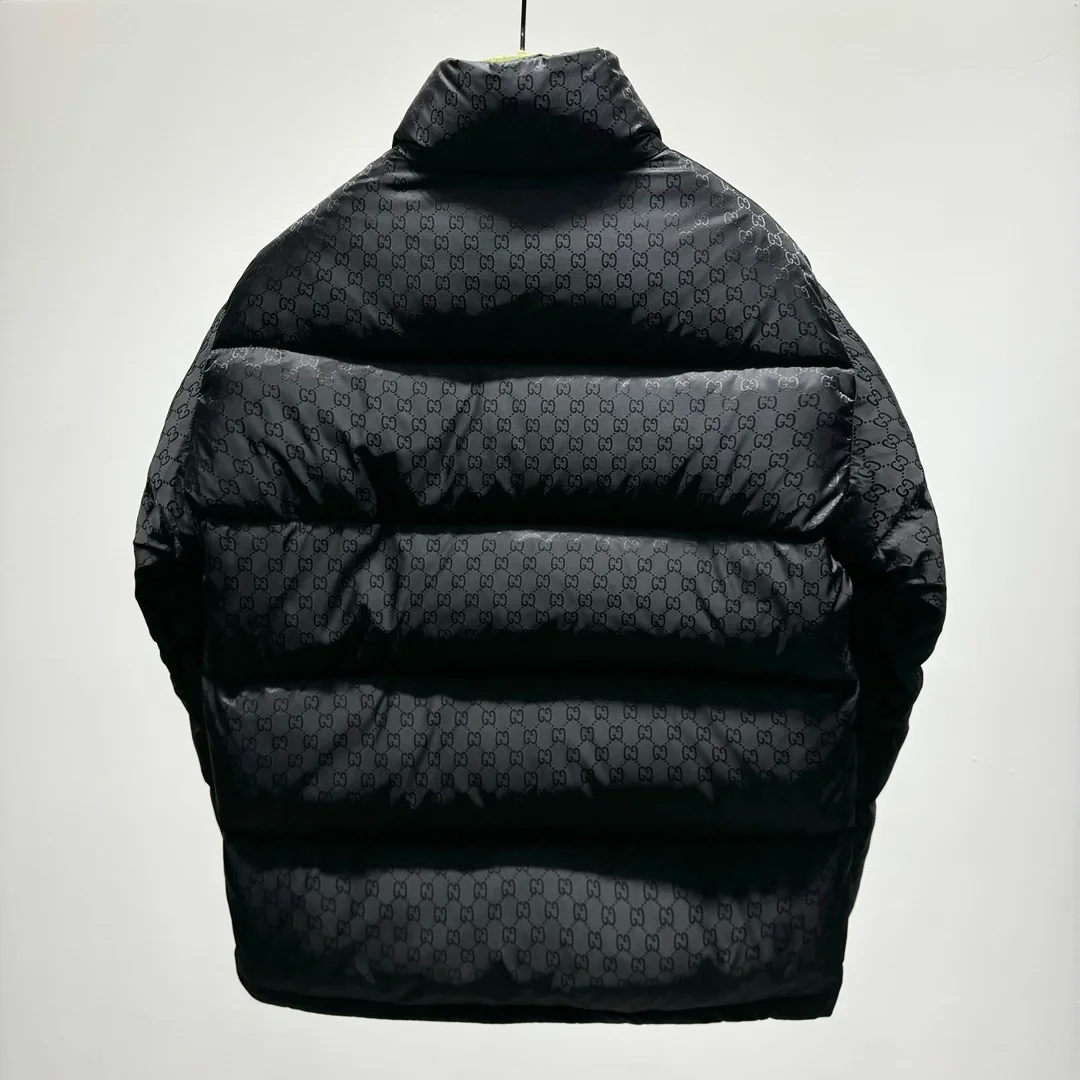 구찌 발수 다운 자켓 블랙