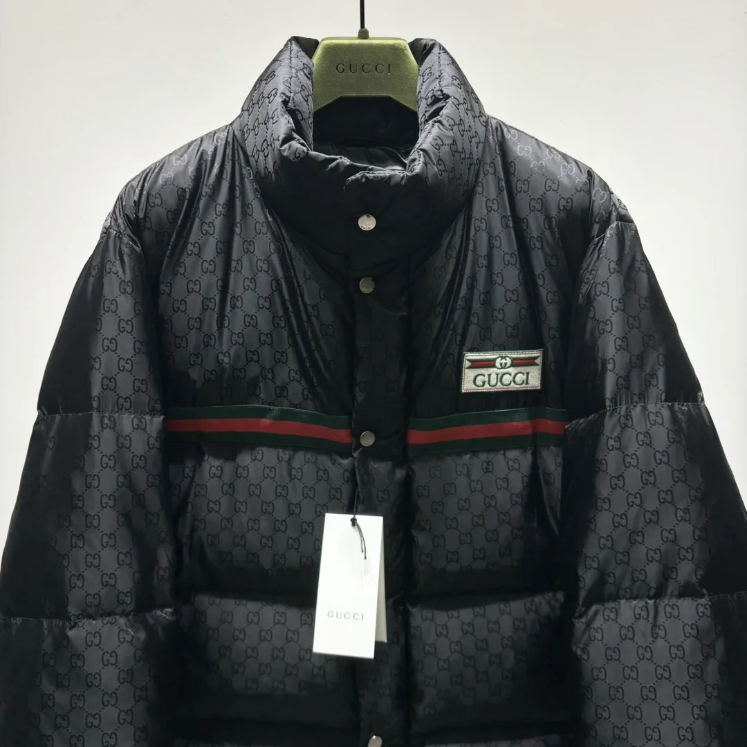 구찌 발수 다운 자켓 블랙