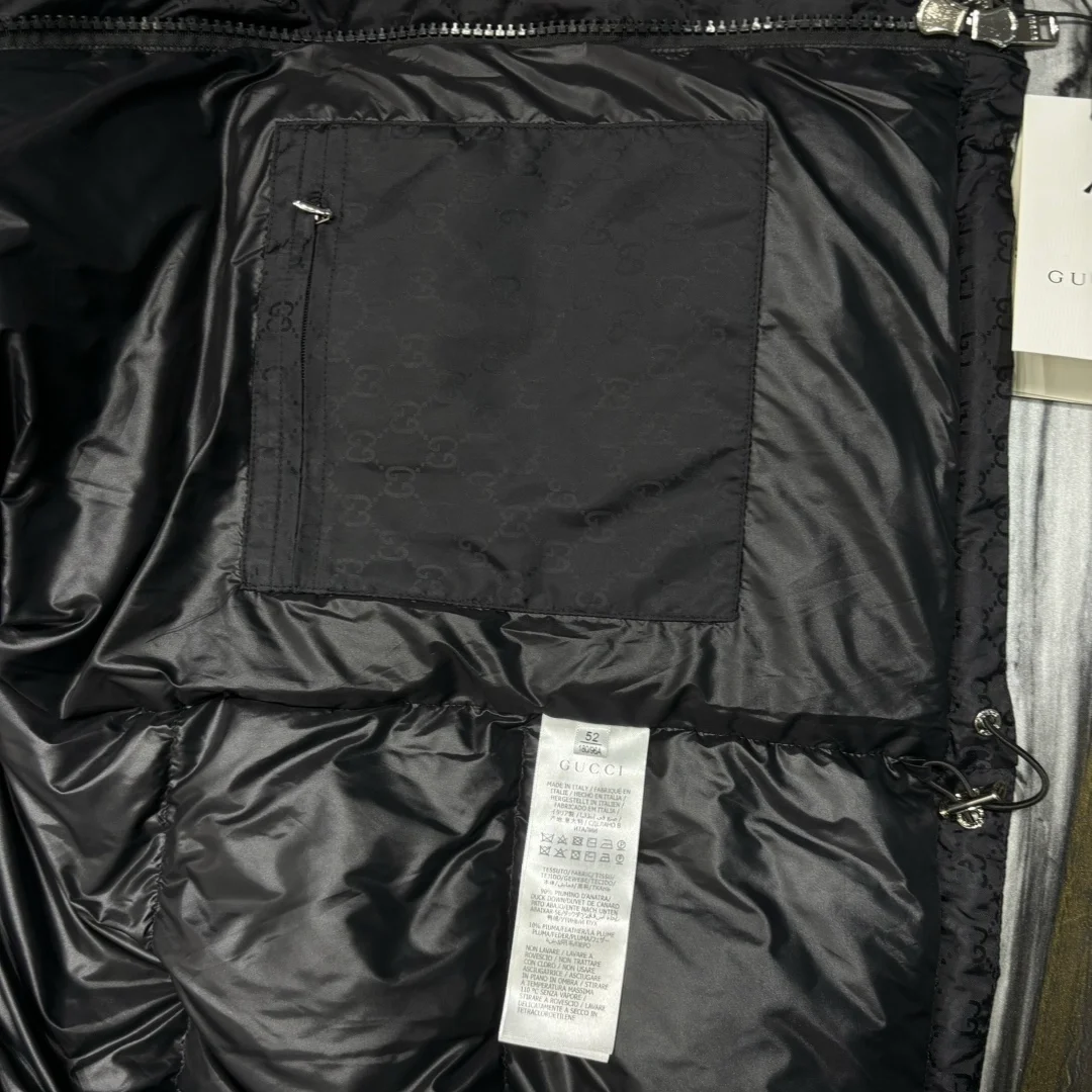 구찌 발수 다운 자켓 블랙