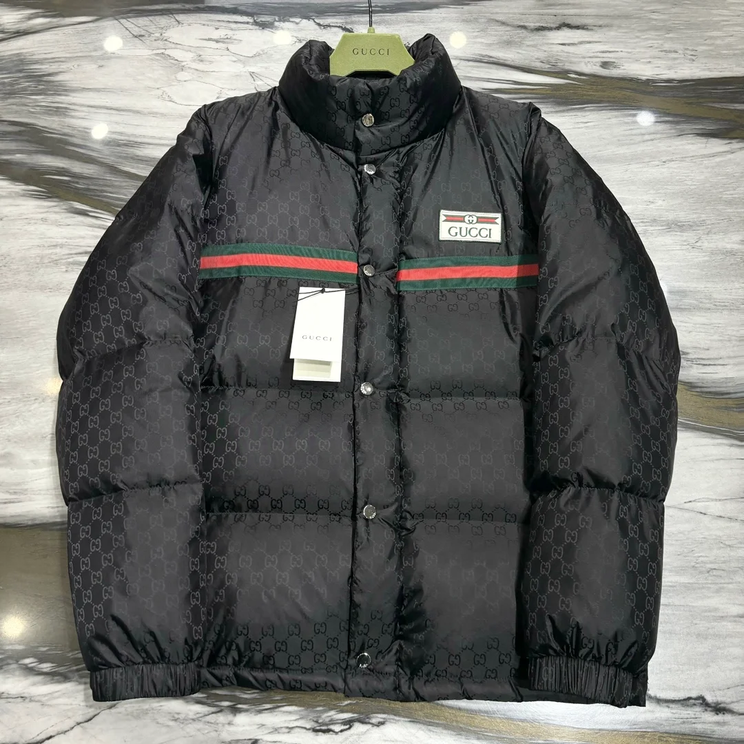 구찌 발수 다운 자켓 블랙