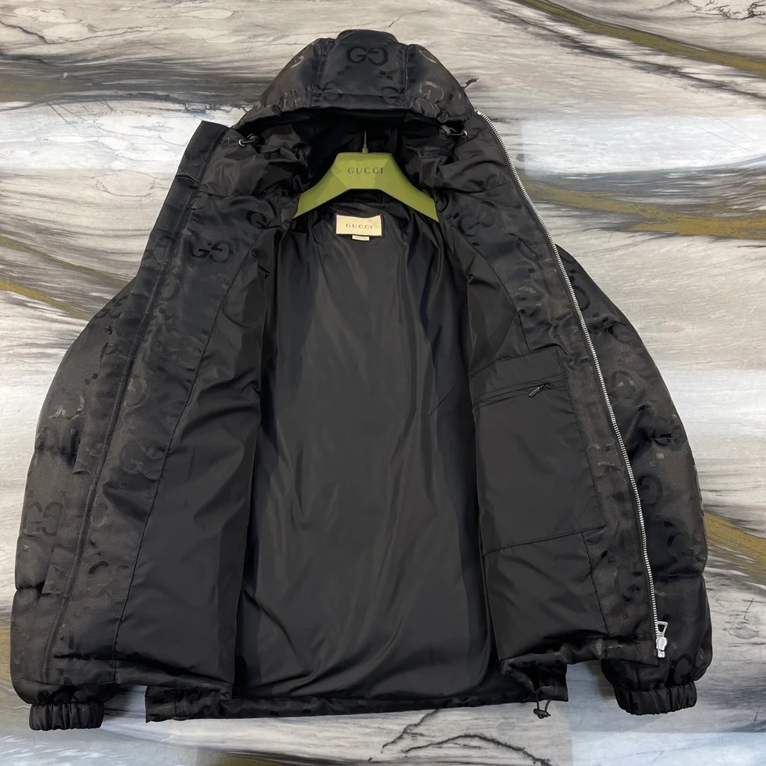 구찌 점보 GG 캔버스 다운 자켓