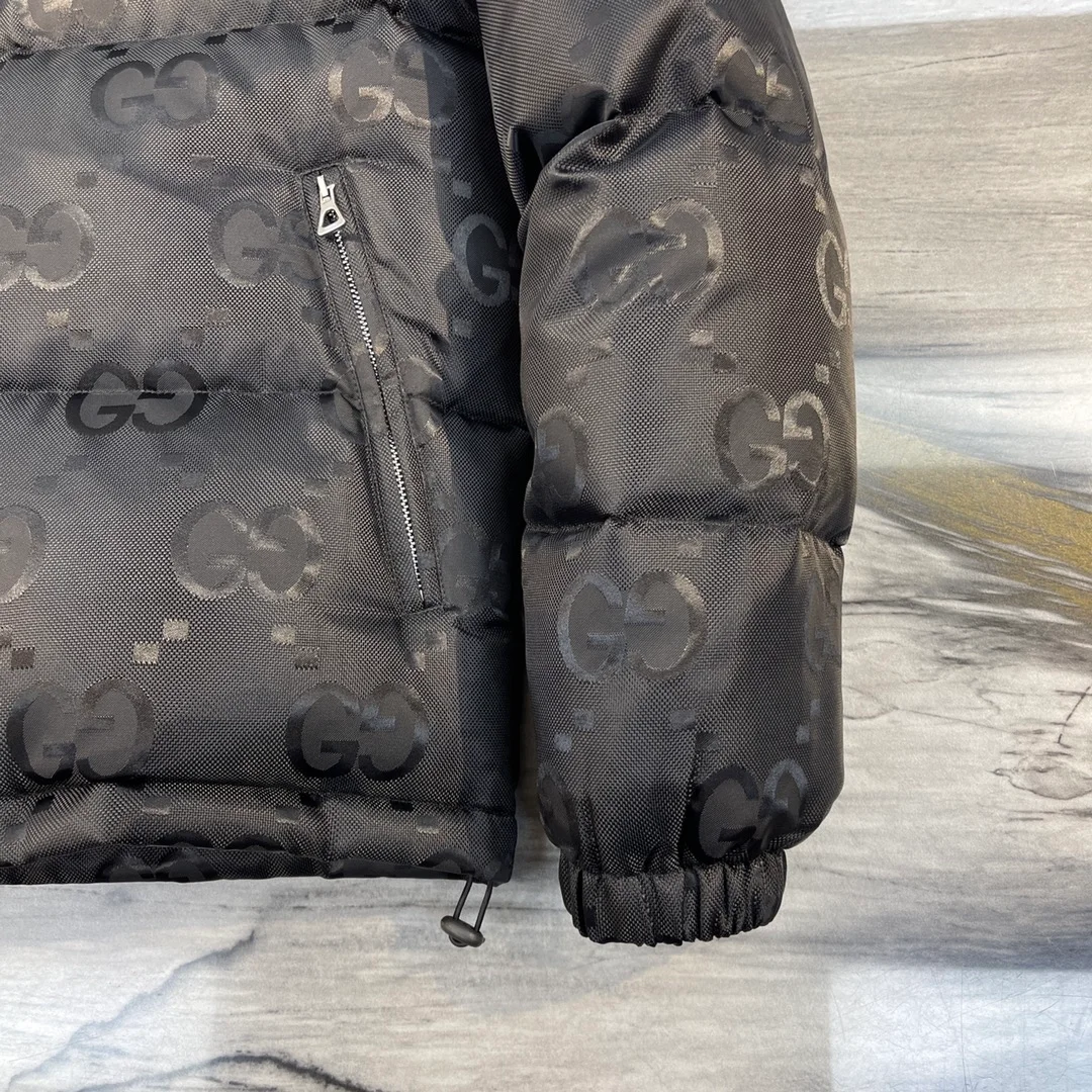 구찌 점보 GG 캔버스 다운 자켓
