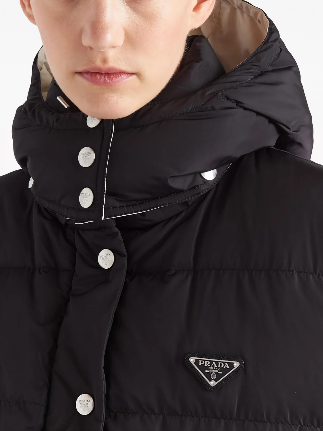 프라다 리나일론 패딩 베스트