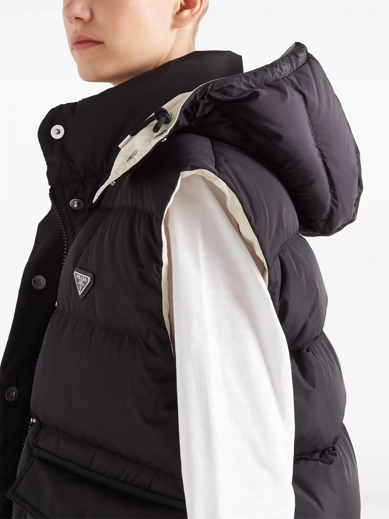 프라다 리나일론 패딩 베스트