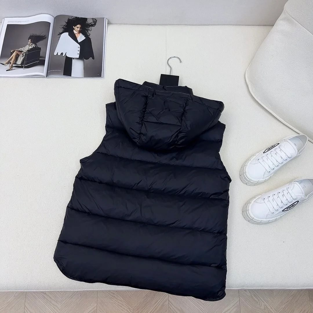 프라다 리나일론 패딩 베스트