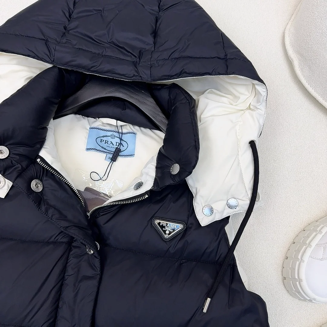 프라다 리나일론 패딩 베스트