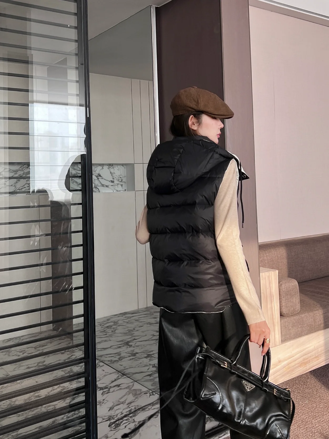 프라다 리나일론 패딩 베스트