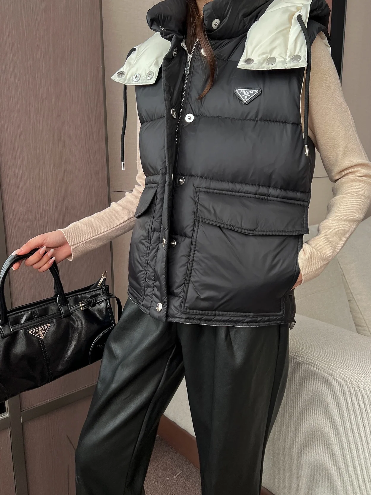 프라다 리나일론 패딩 베스트